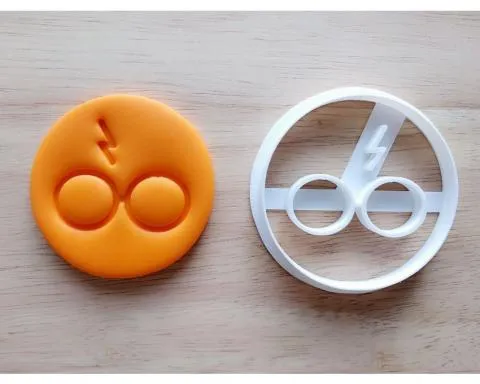 Trying out my new Harry Potter cookie cutters : r/harrypotter