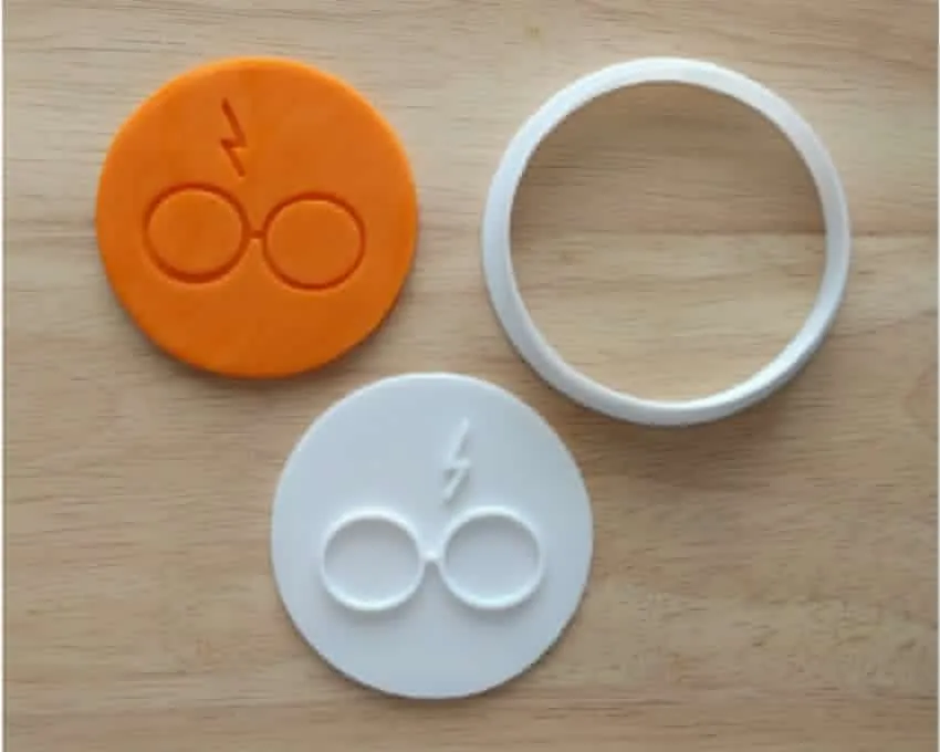 Harry Potter Cookie Cutter and Stamp Set. Unique Cookie Cutter