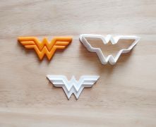 Wonder Woman Cookie Cutter and Stamp Set
