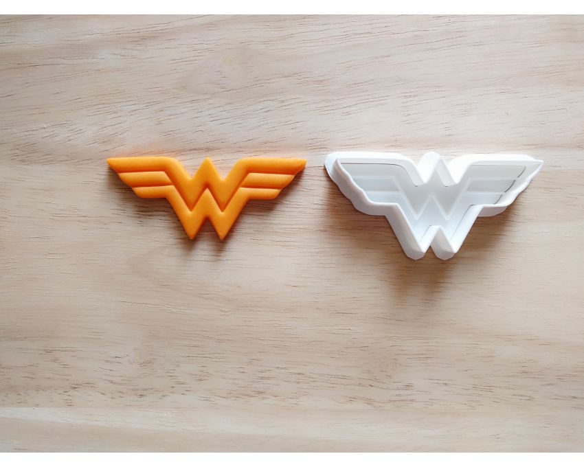 Wonder Woman Cookie Cutter and Stamp Set. Super Hero Cookie Cutter