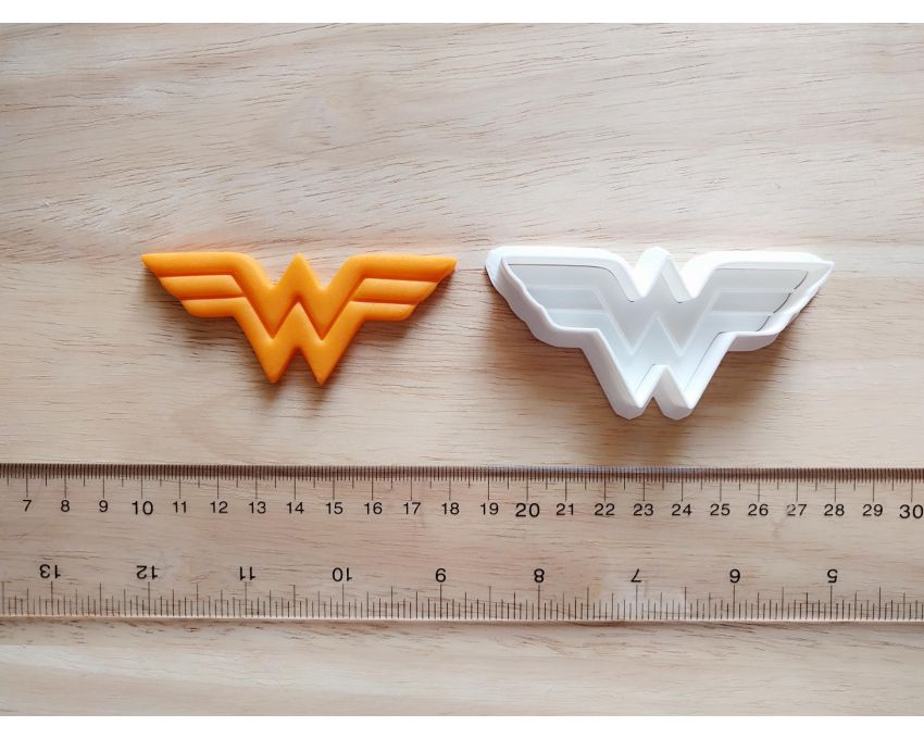 Wonder Woman Cookie Cutter and Stamp Set. Super Hero Cookie Cutter